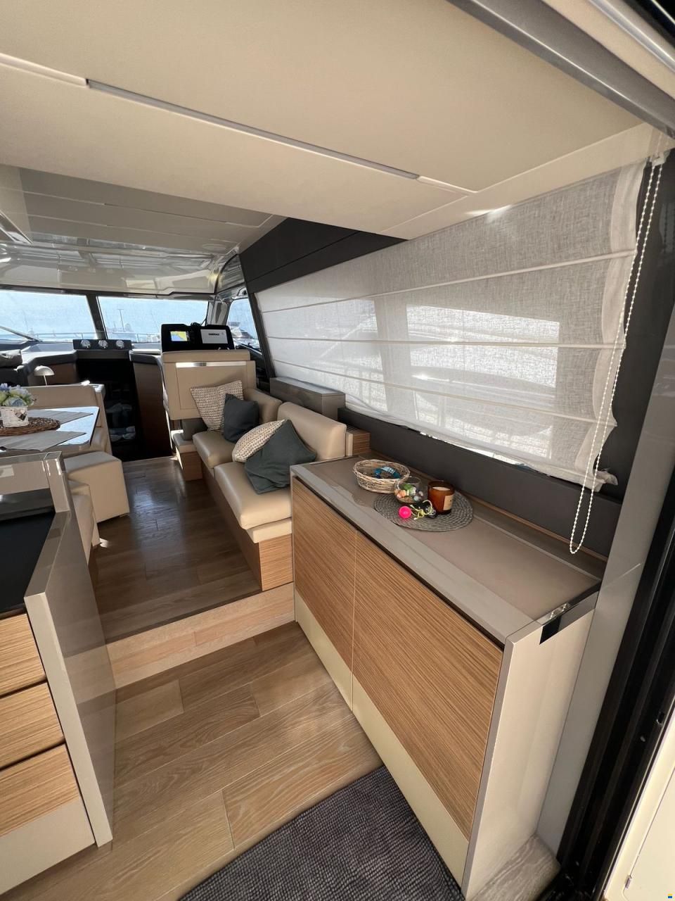 Ferretti 450