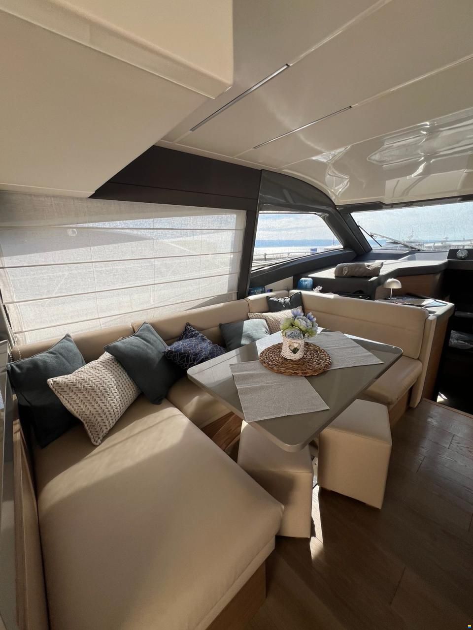 Ferretti 450