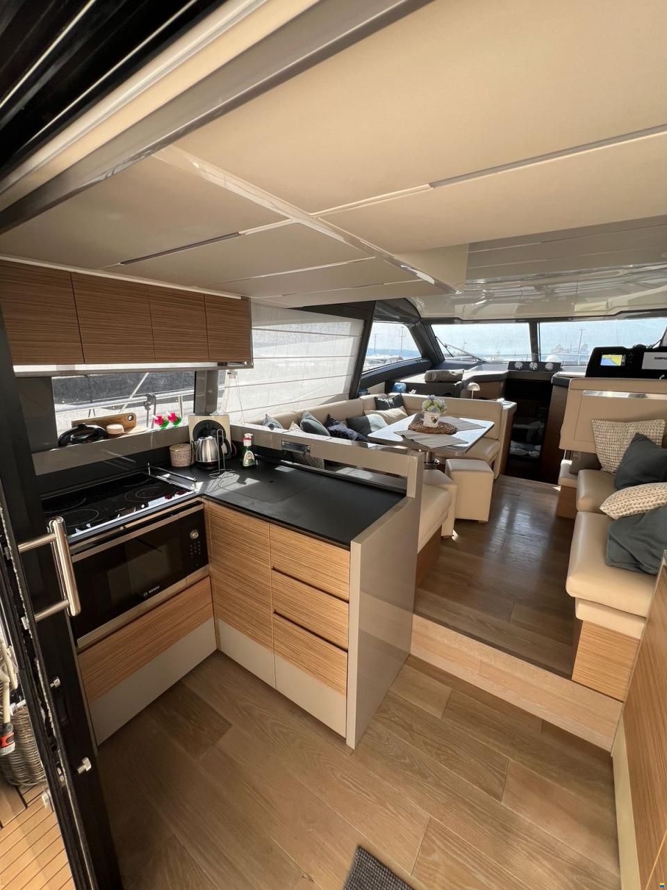 Ferretti 450