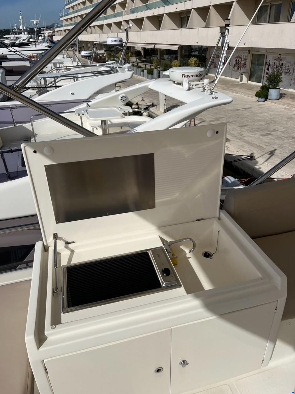 Ferretti 450