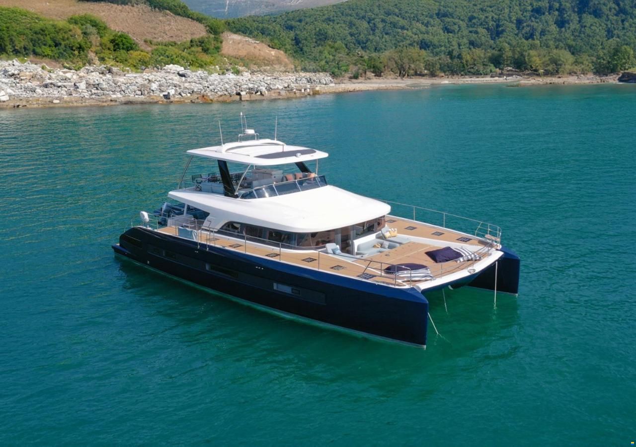 Lagoon Sixty 7