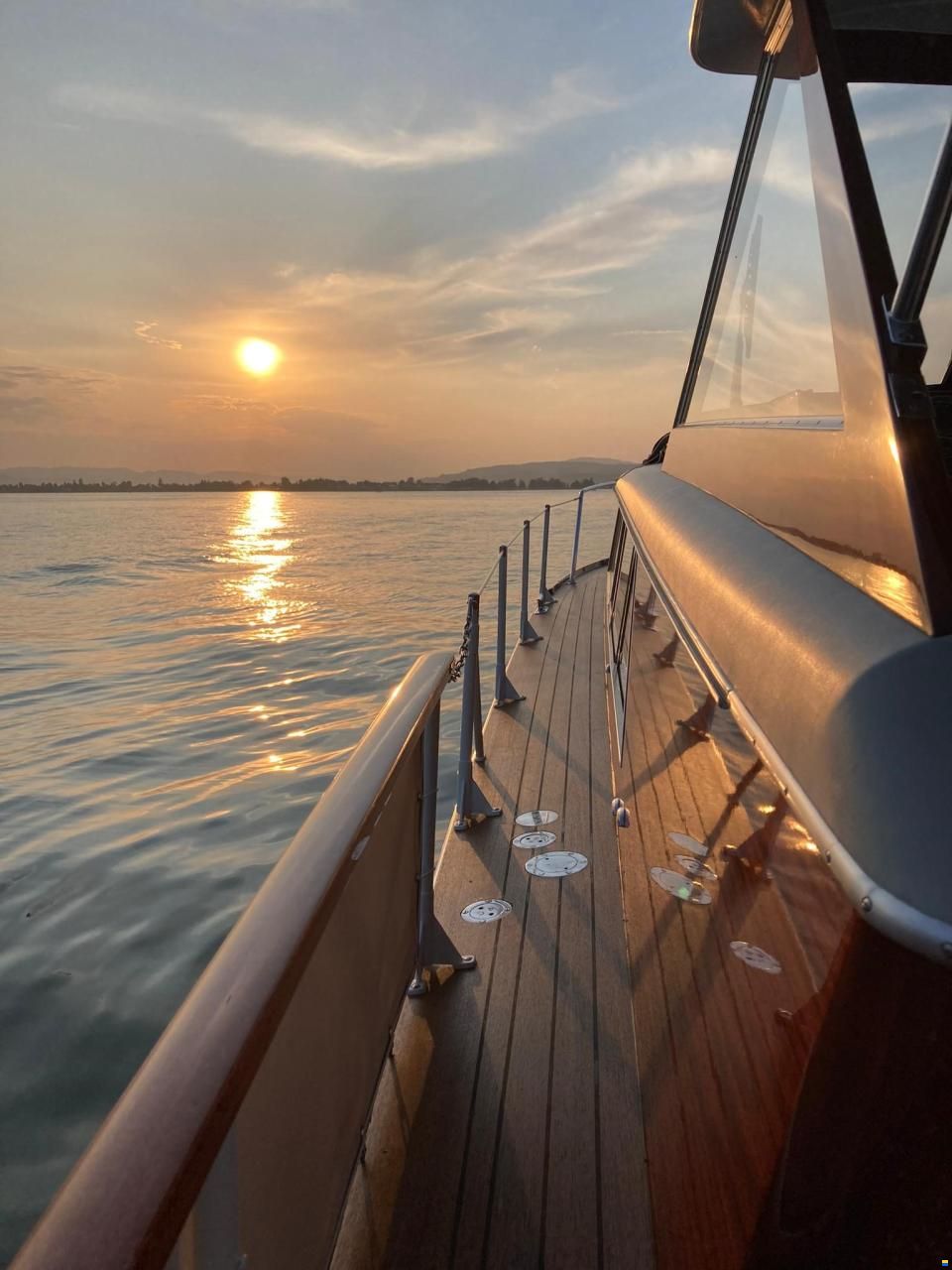 Swiss Craft Sedan Express Cruiser 9.60m