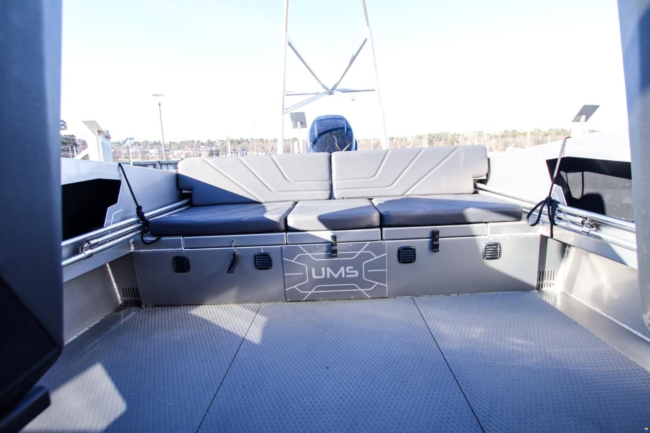 UMS-Boat 805 DC