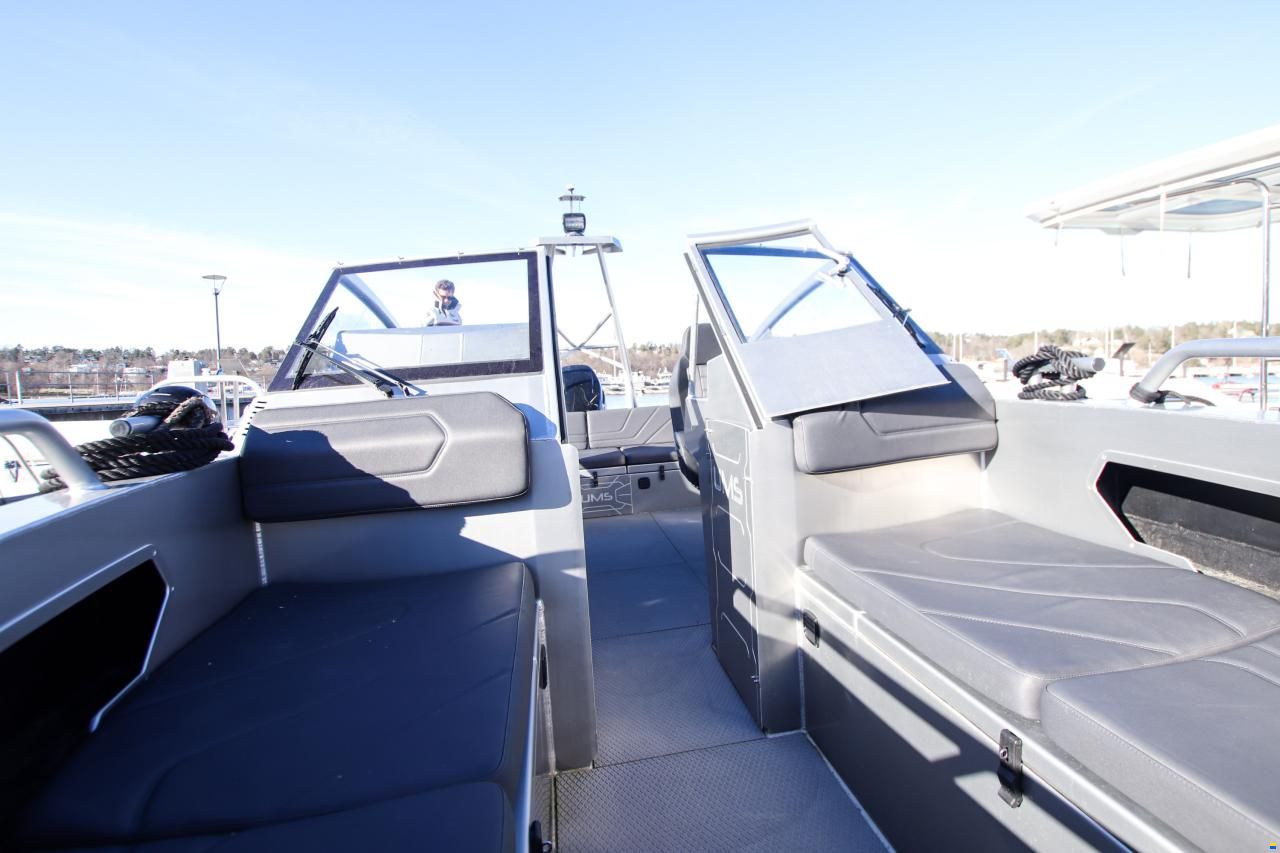 UMS-Boat 805 DC