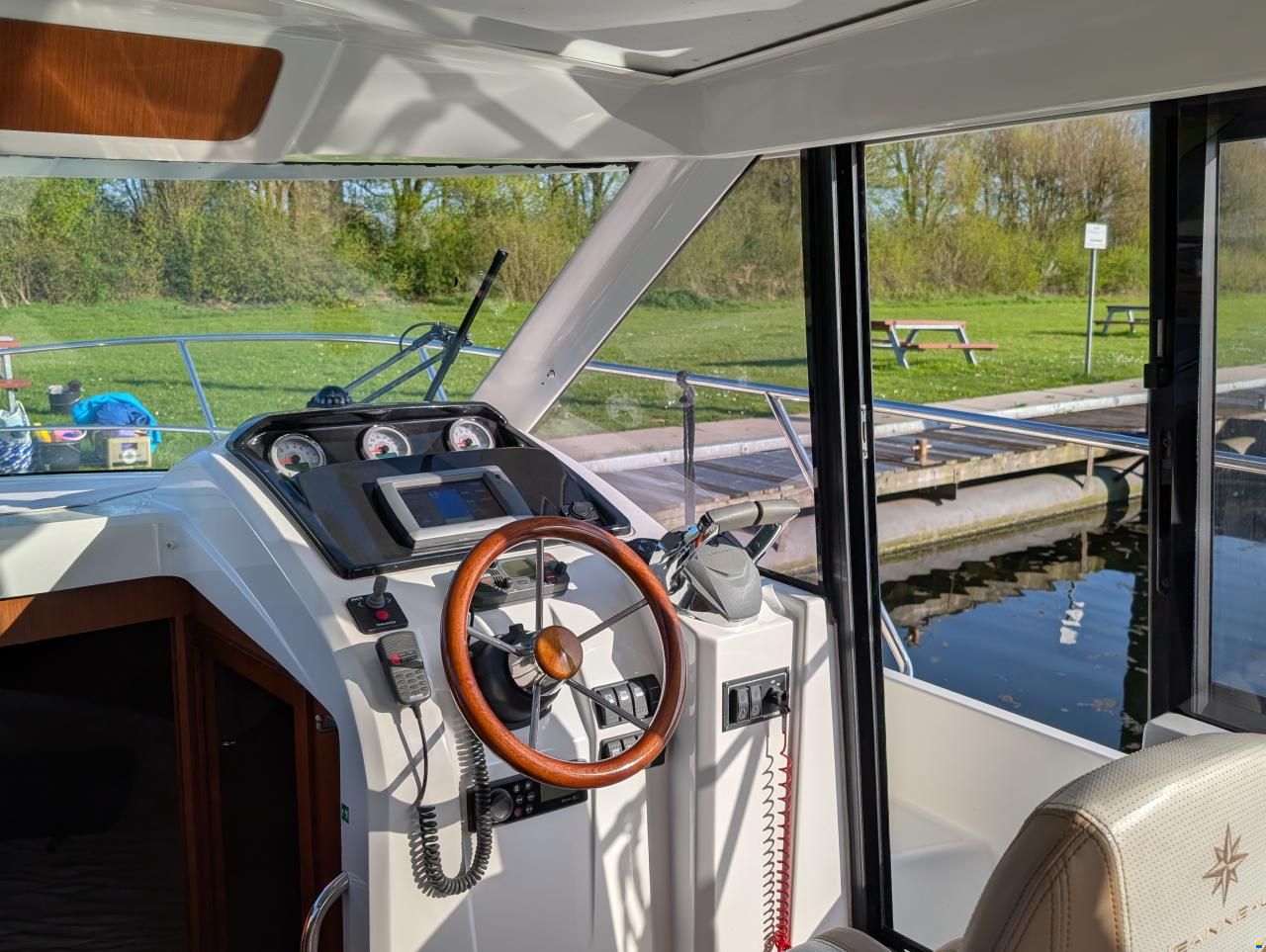Jeanneau Merry Fisher 855