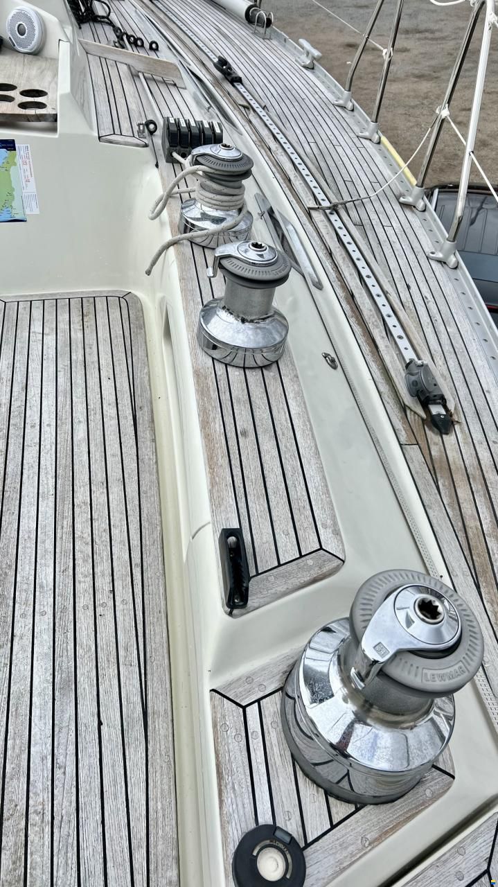 Sweden Yachts 390