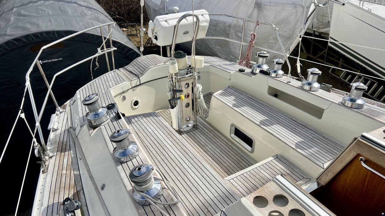 Sweden Yachts 390