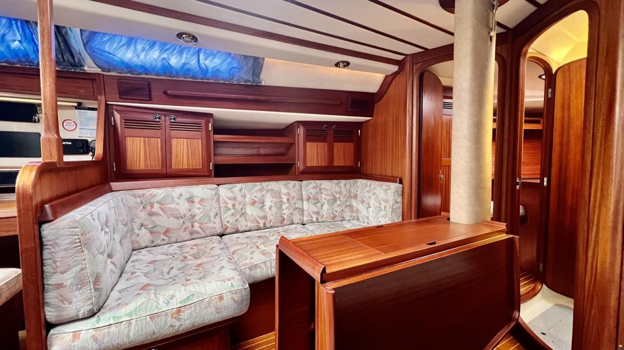 Sweden Yachts 390