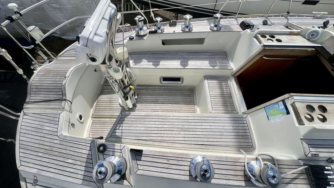 Sweden Yachts 390