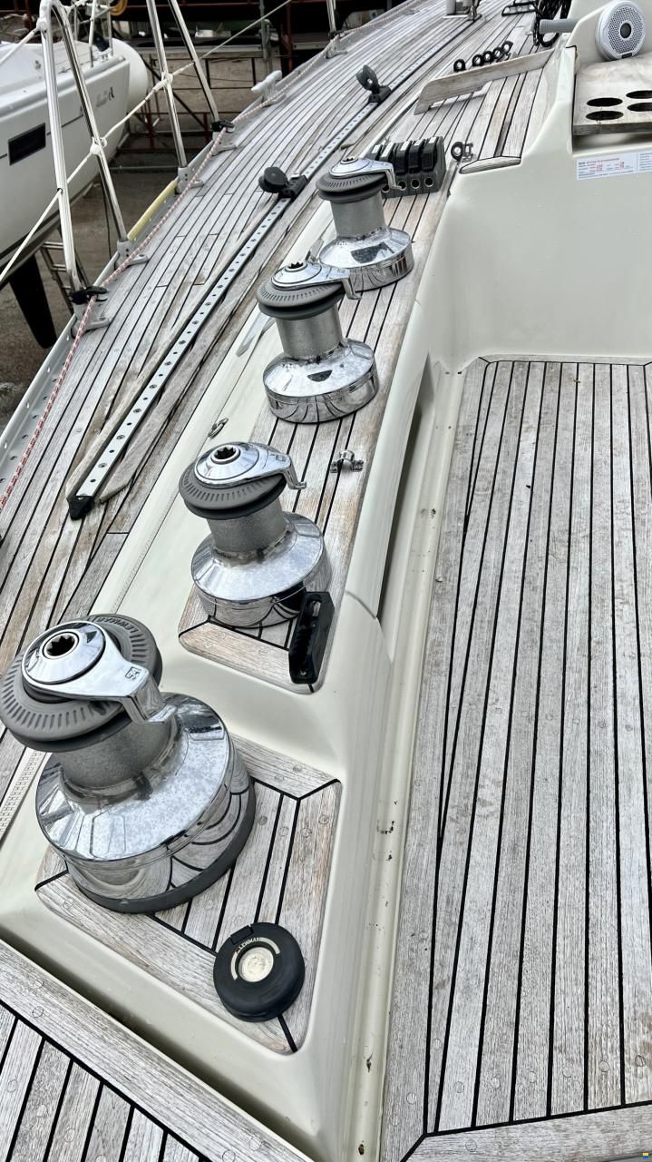 Sweden Yachts 390