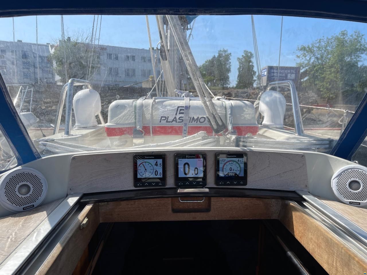 Sweden Yachts 390