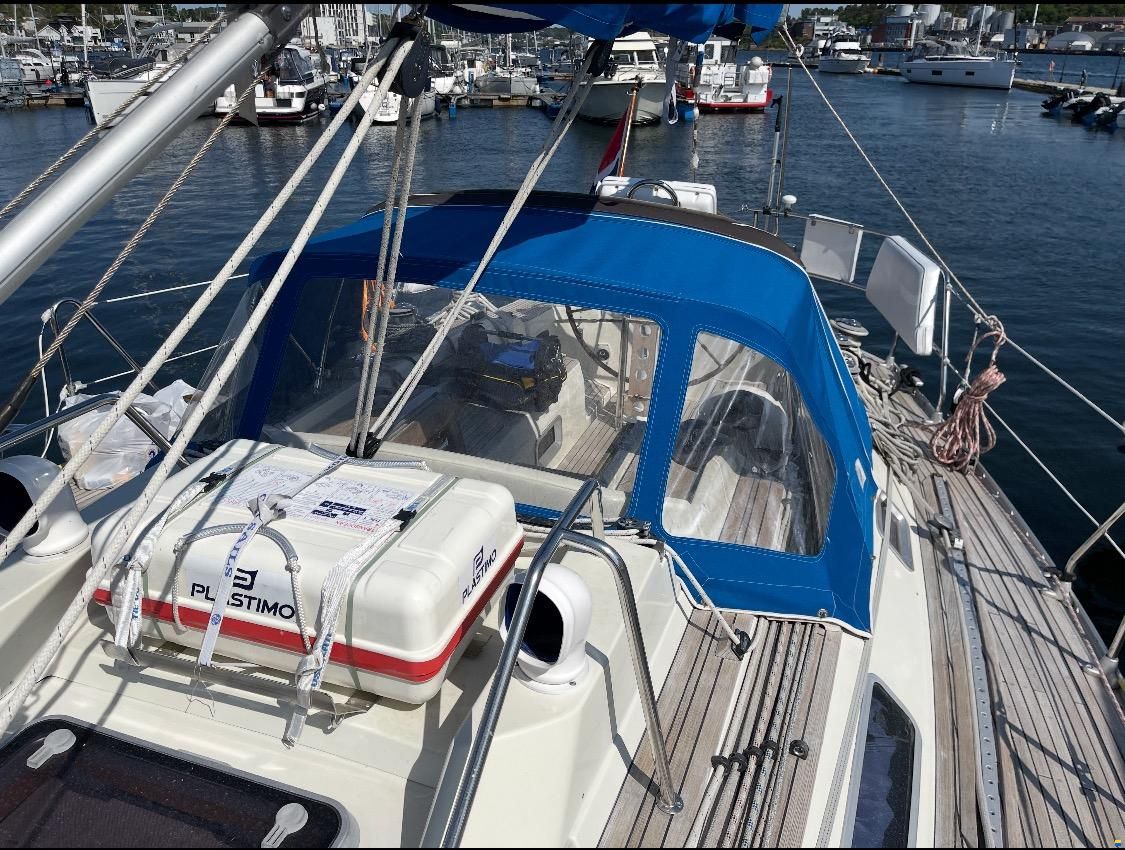 Sweden Yachts 390