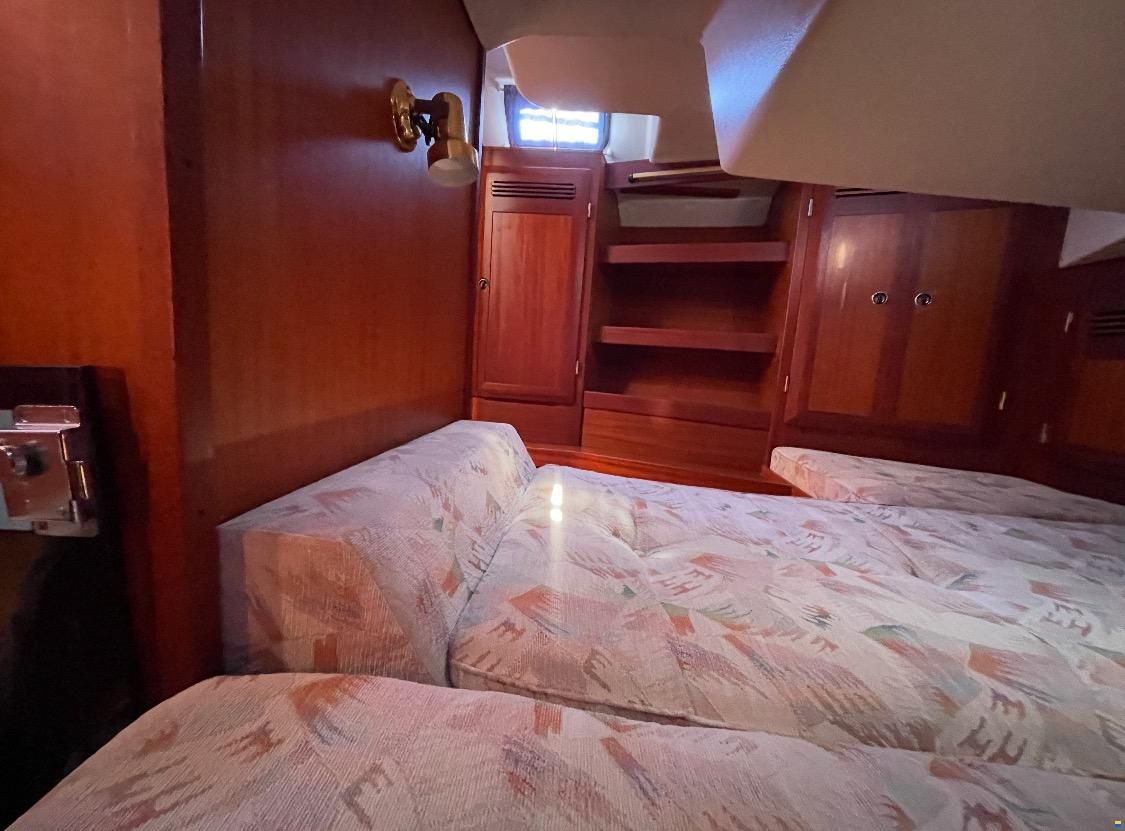 Sweden Yachts 390