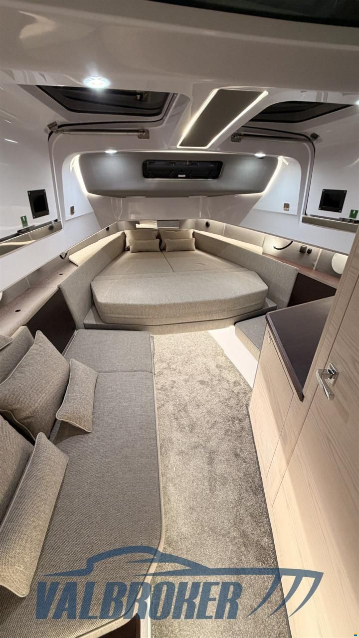 Axopar 45 Cross Cabin