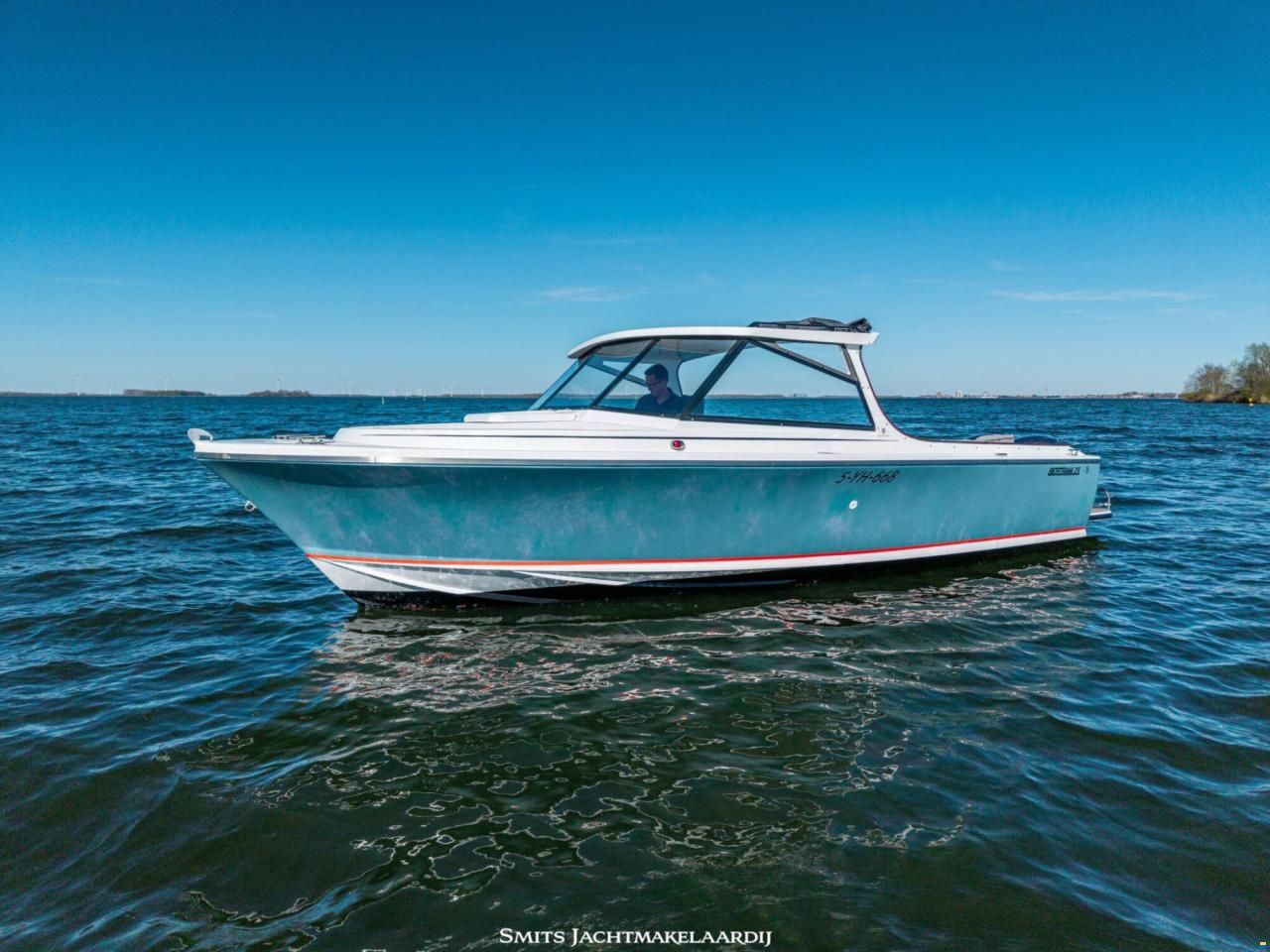 Bertram 25