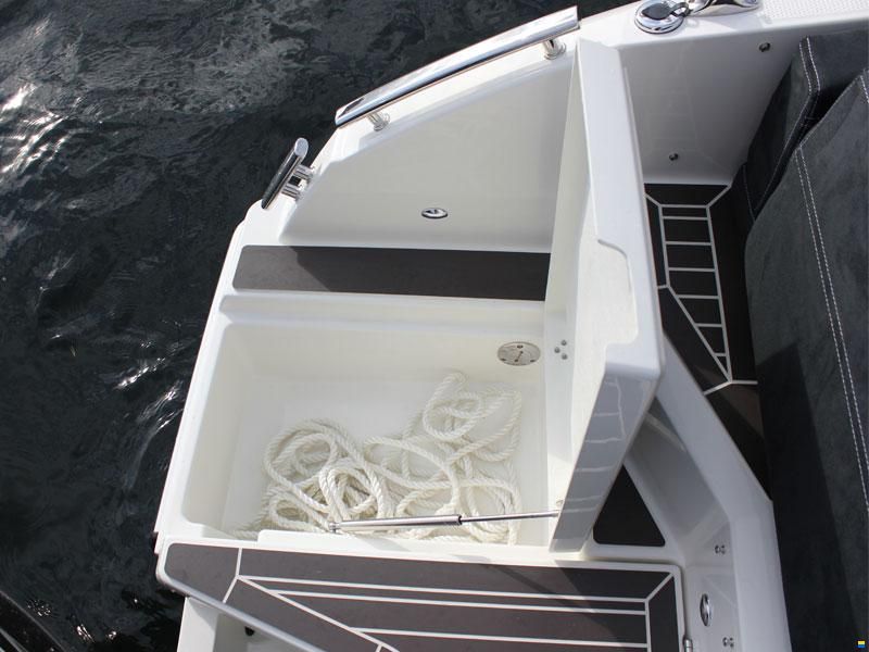 Parker 690 Bow Rider