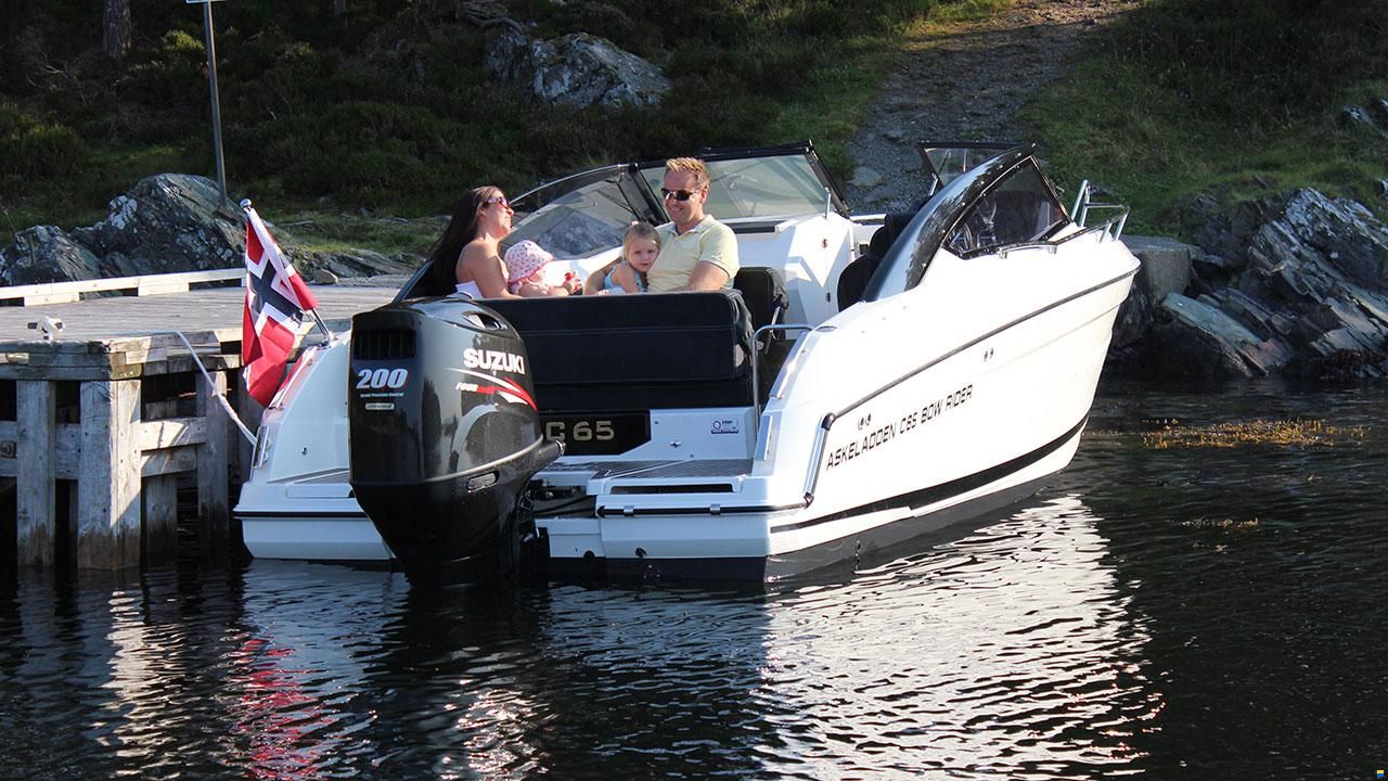 Parker 690 Bow Rider