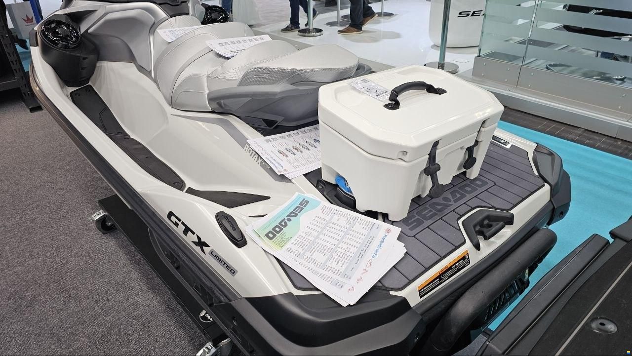 Sea-Doo GTX 325 Limited White Pearl