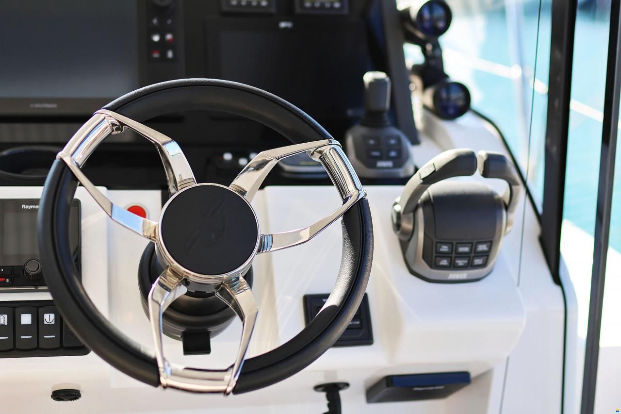 Sealine C390