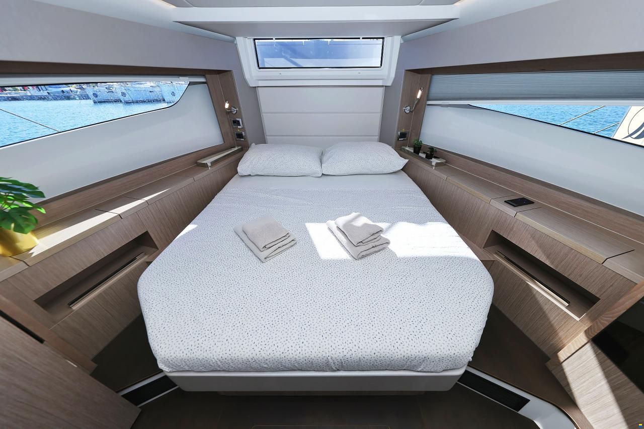 Sealine C390