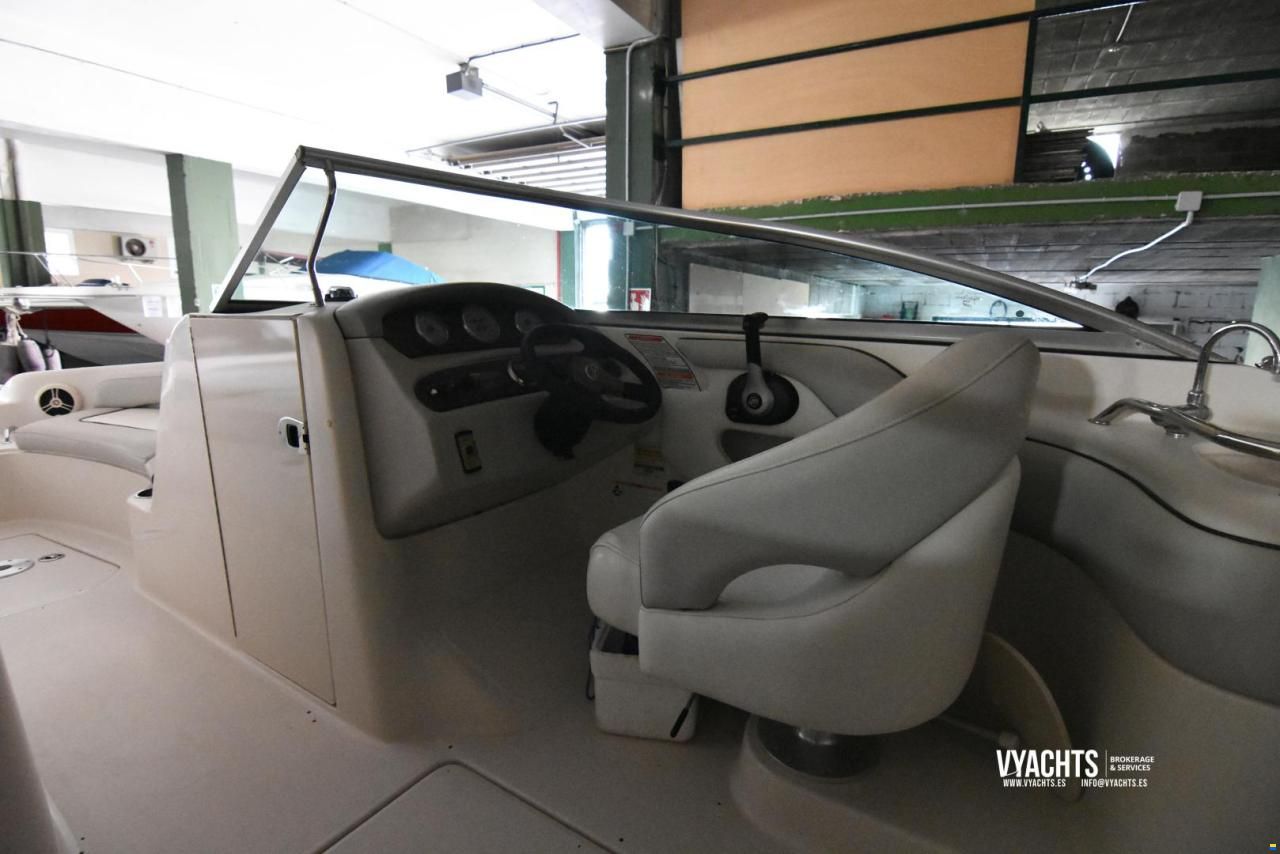 Sea Ray 240 SD