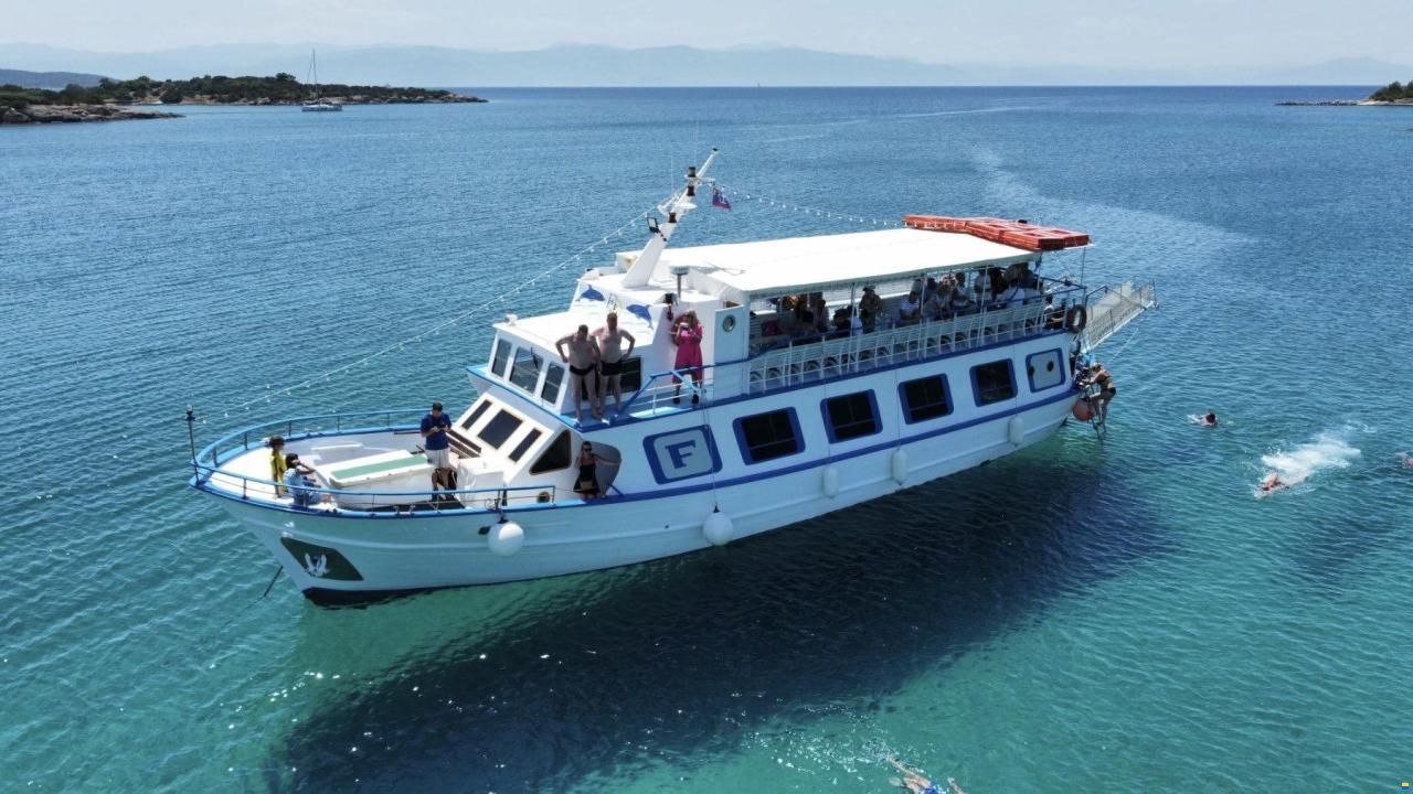 Traditional Passenger Vessel