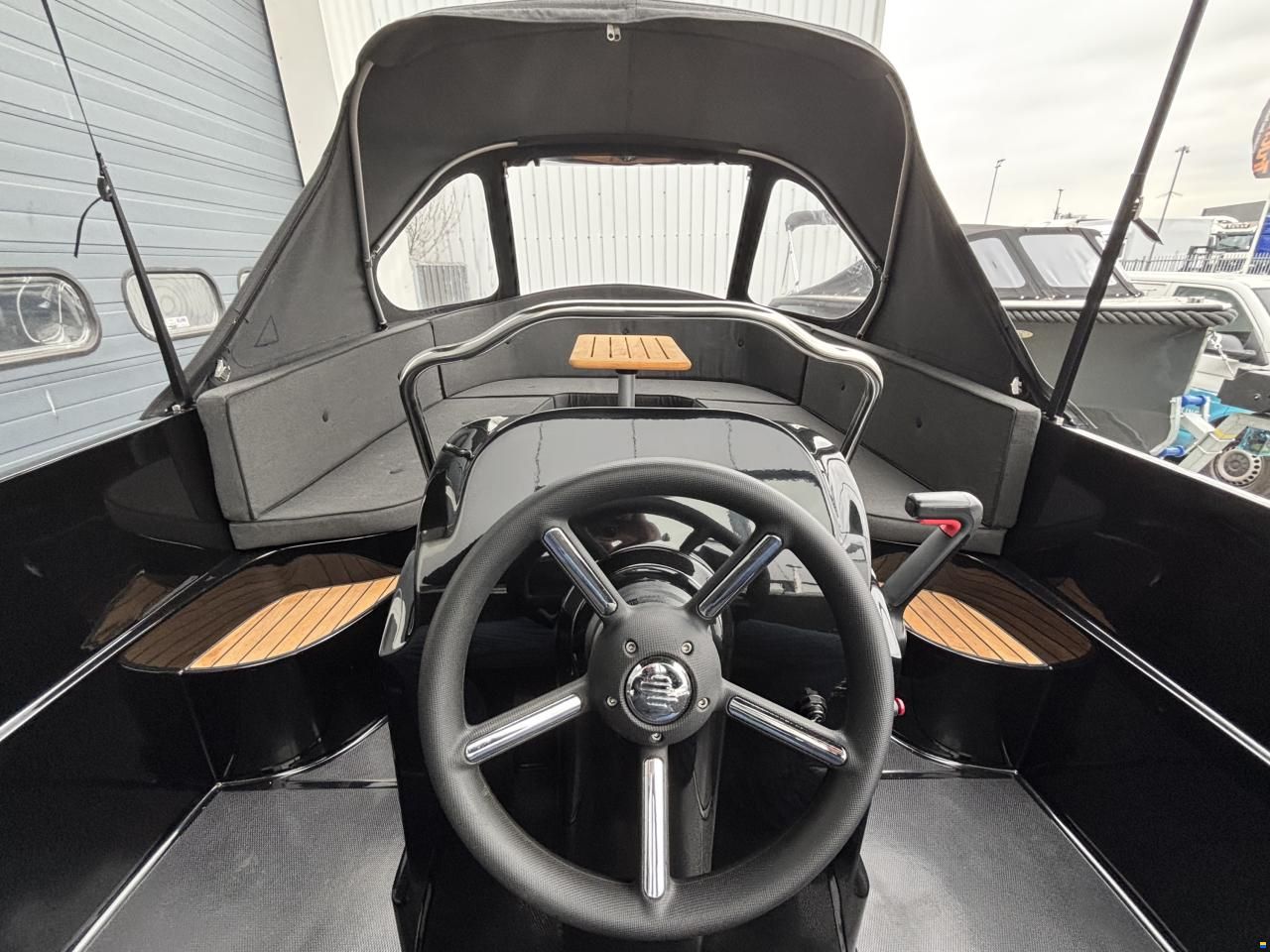 Oud Huijzer 600 Tender