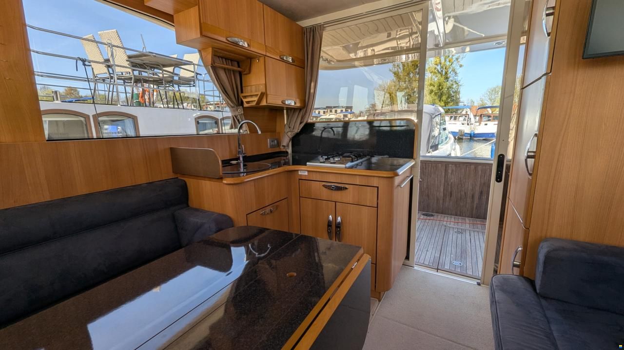 Greenline 33