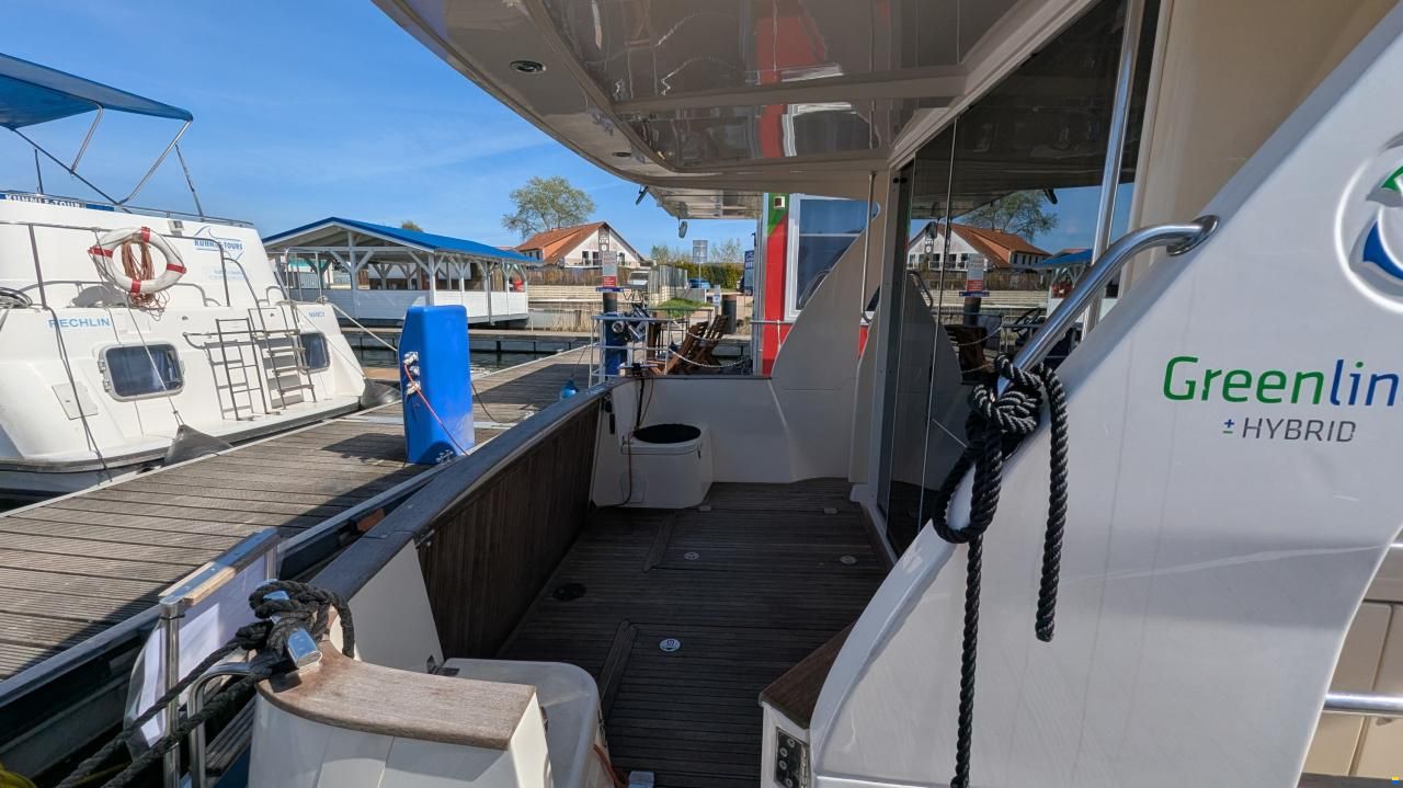 Greenline 33