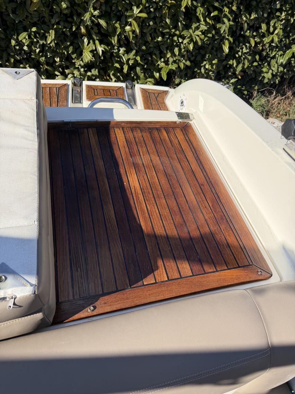 Sea Ray 210 Overnighter