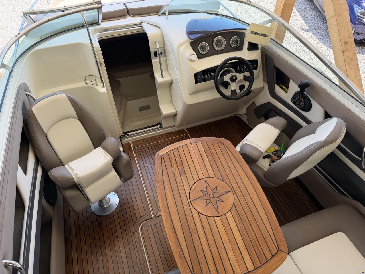 Sea Ray 210 Overnighter