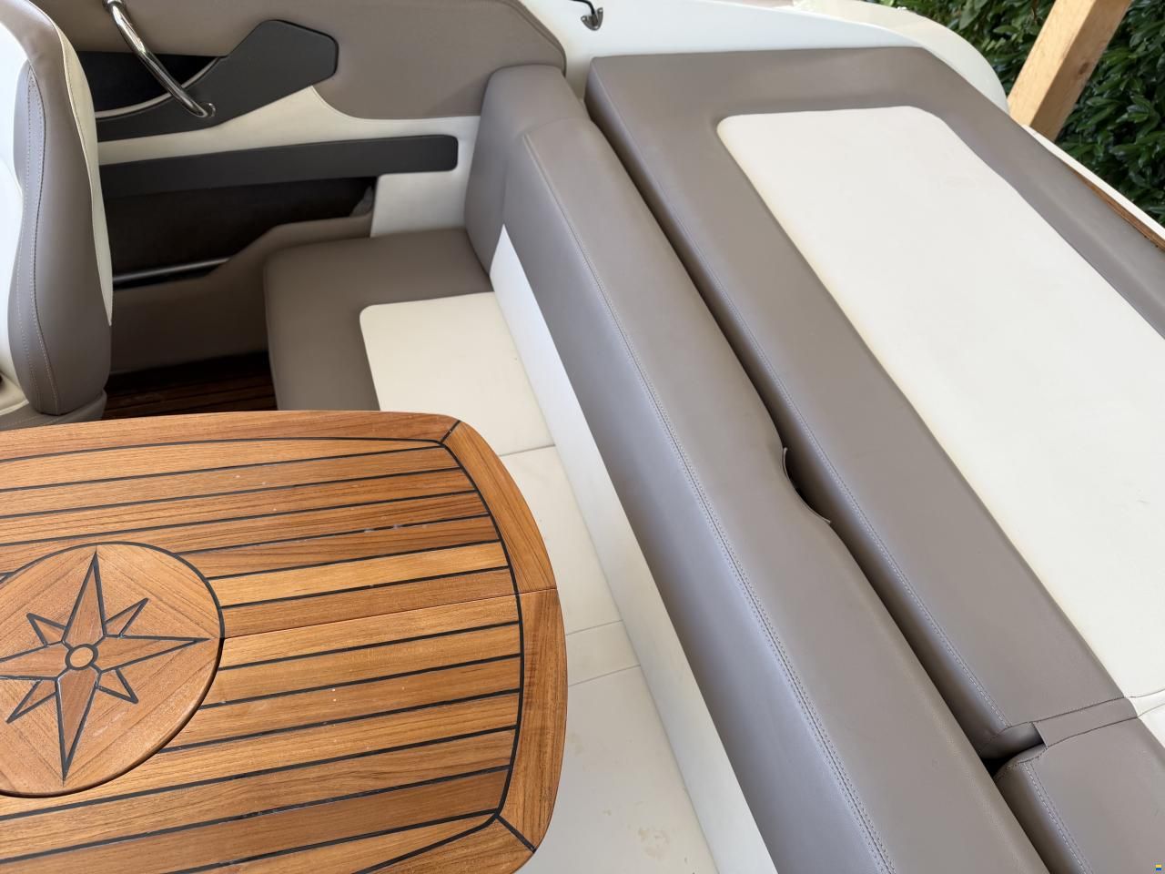Sea Ray 210 Overnighter