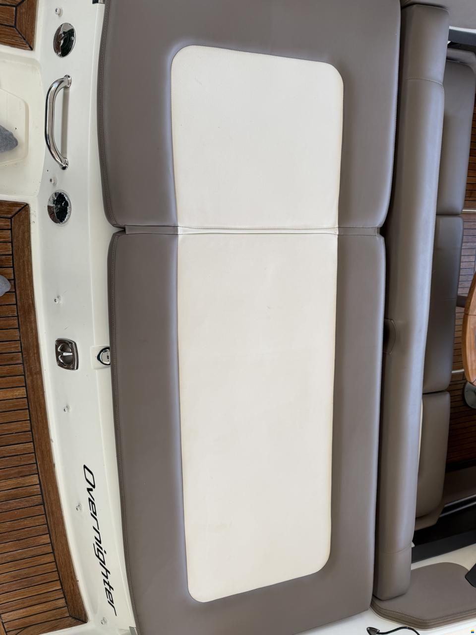 Sea Ray 210 Overnighter