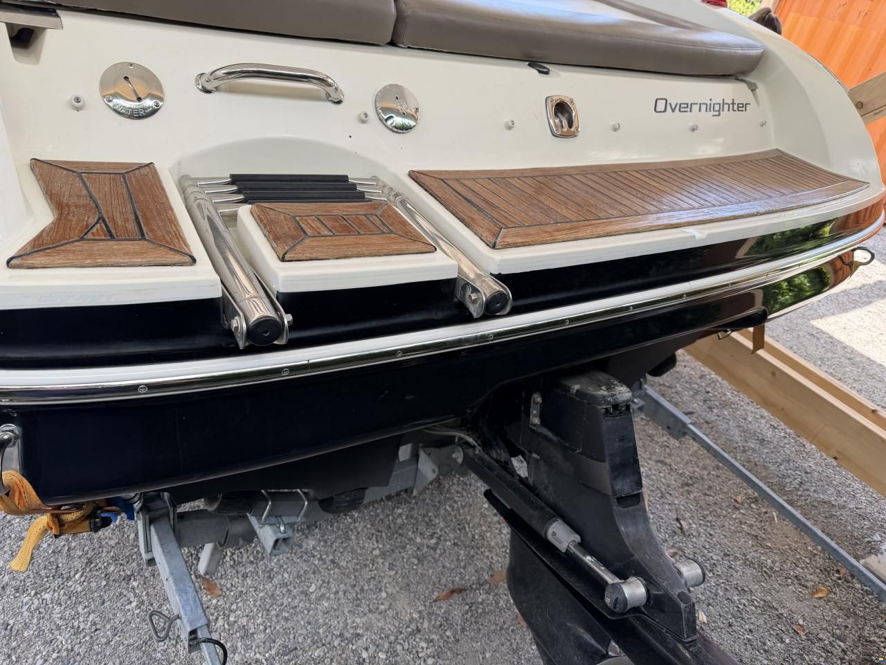 Sea Ray 210 Overnighter