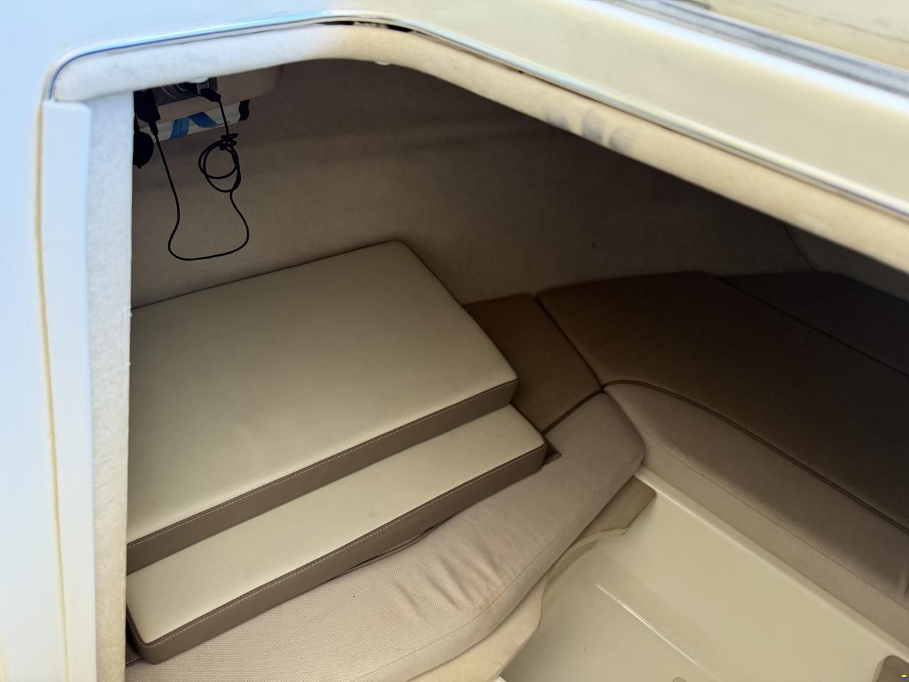 Sea Ray 210 Overnighter