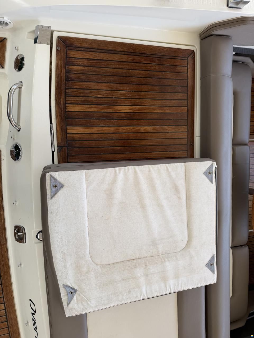 Sea Ray 210 Overnighter