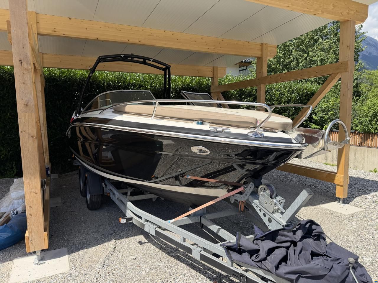 Sea Ray 210 Overnighter