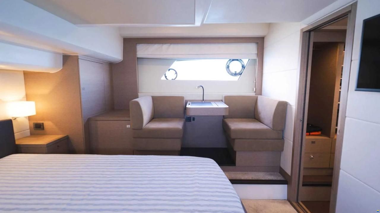 Prestige 560