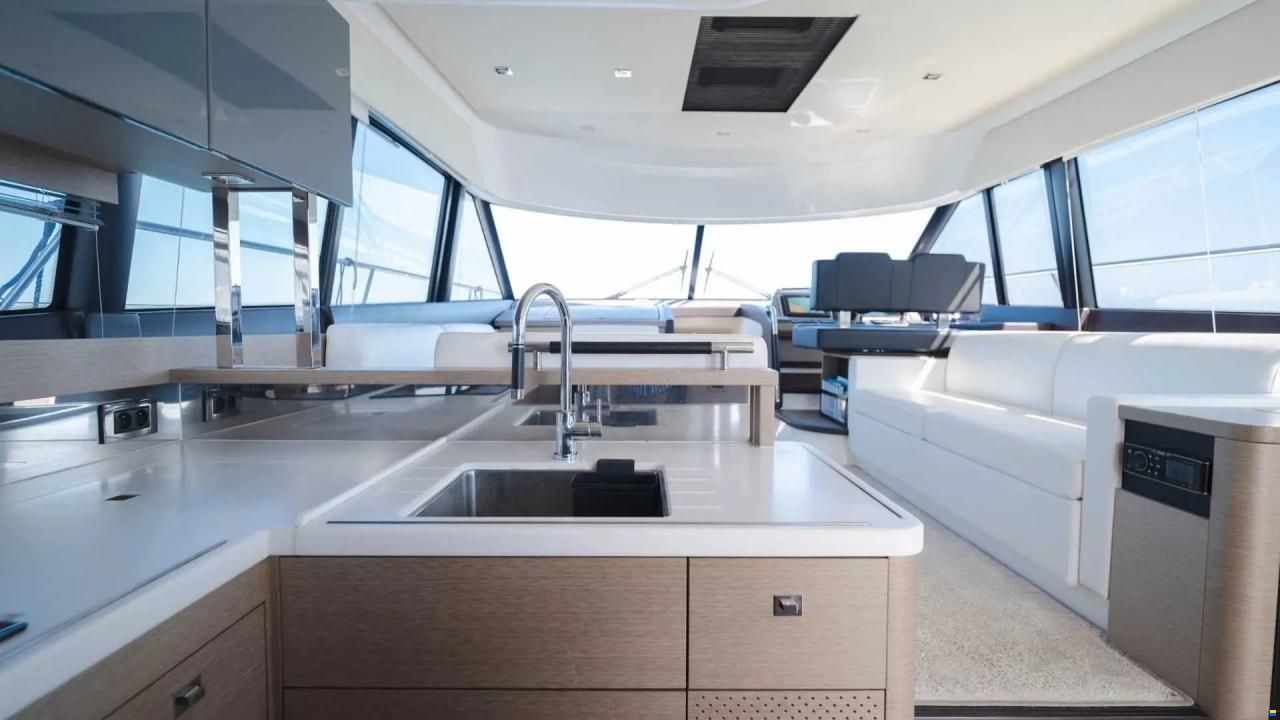 Prestige 560