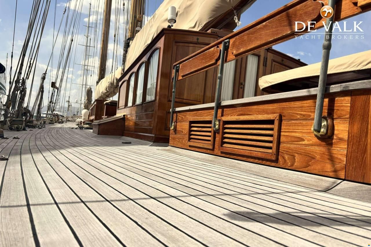 Schooner Classic gaff