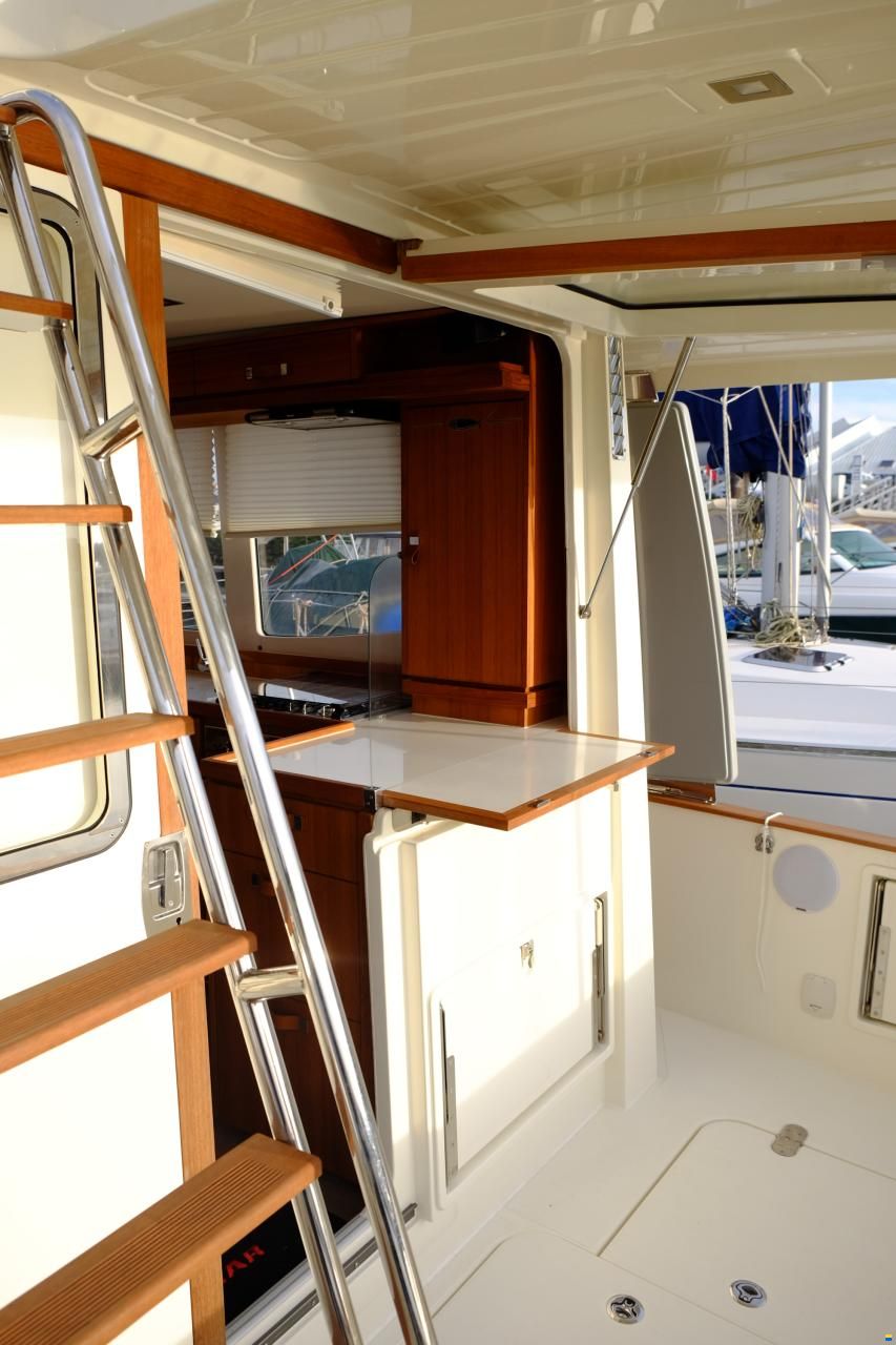 Rhéa 34 Trawler Fly Sedan