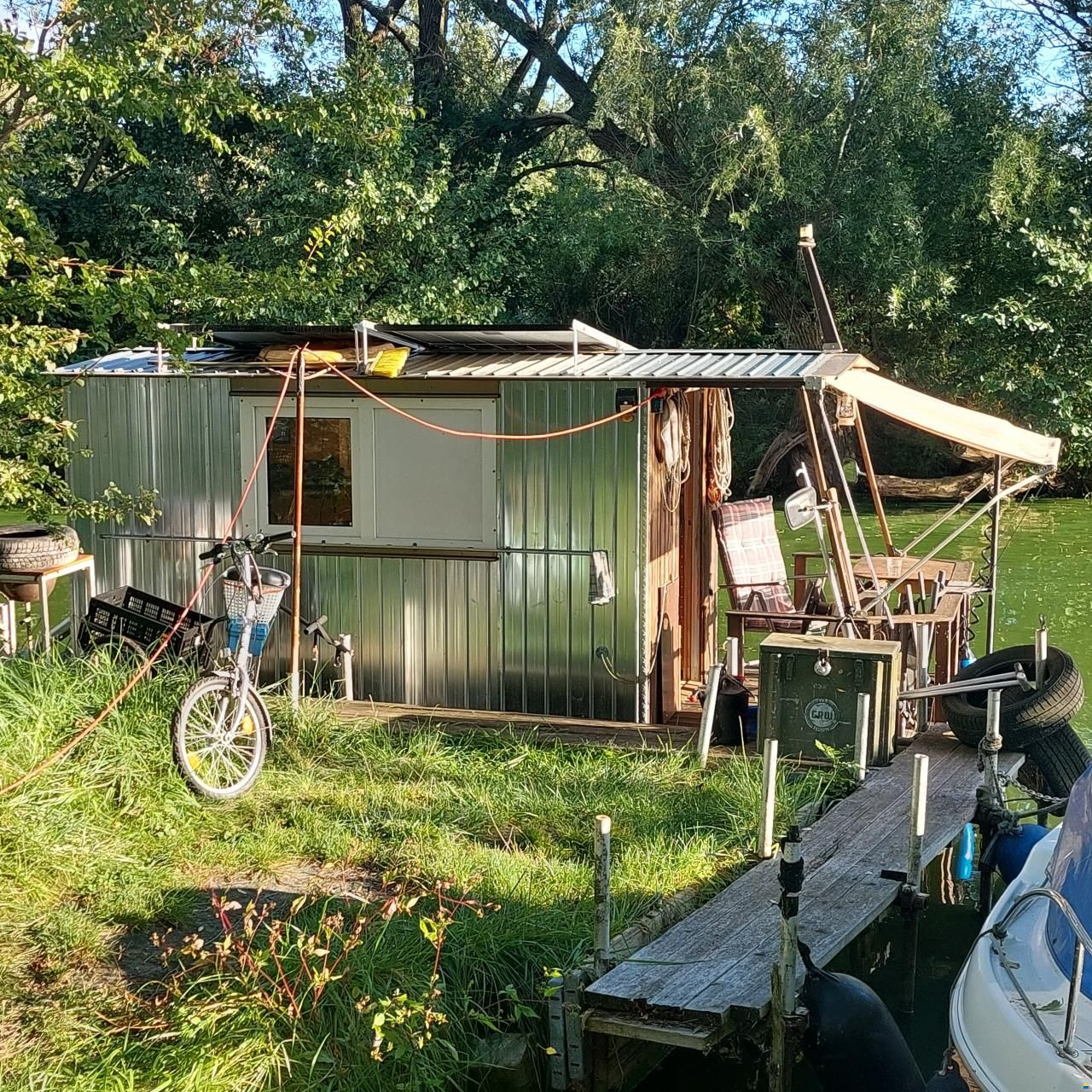 Kleines Hausboot Eigenbau