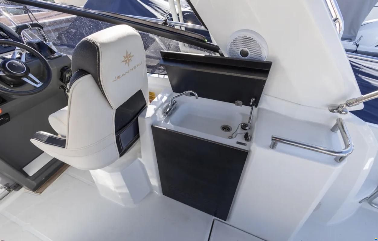 Jeanneau Leader 30