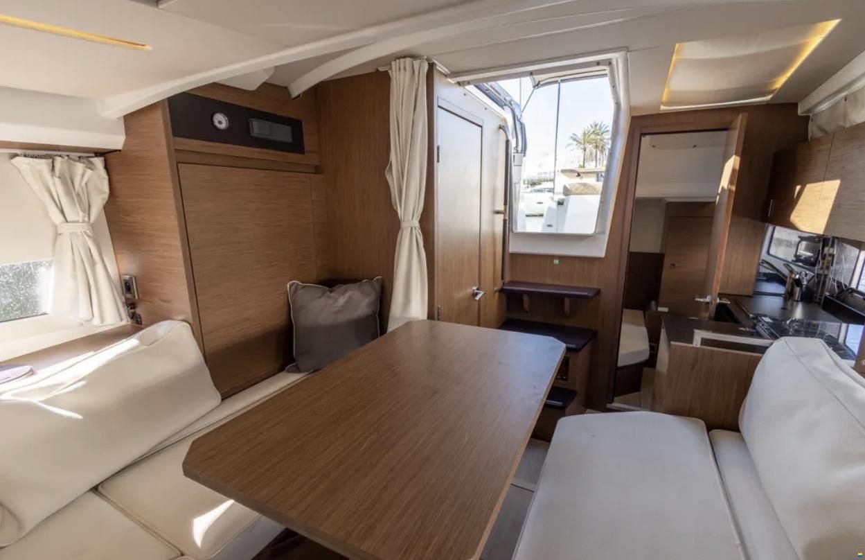 Jeanneau Leader 30