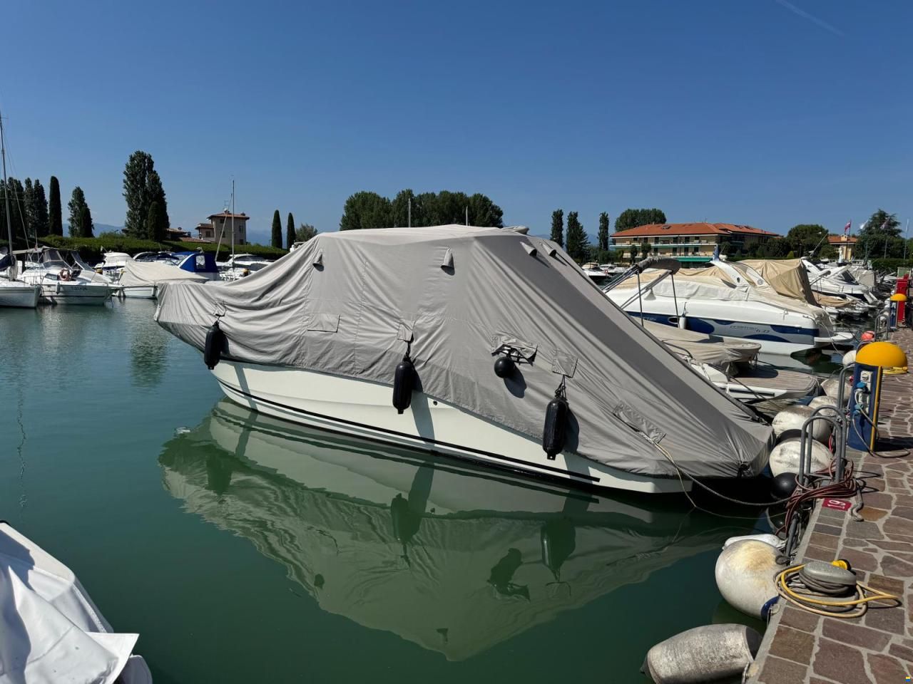 Sea Ray Sundancer 320