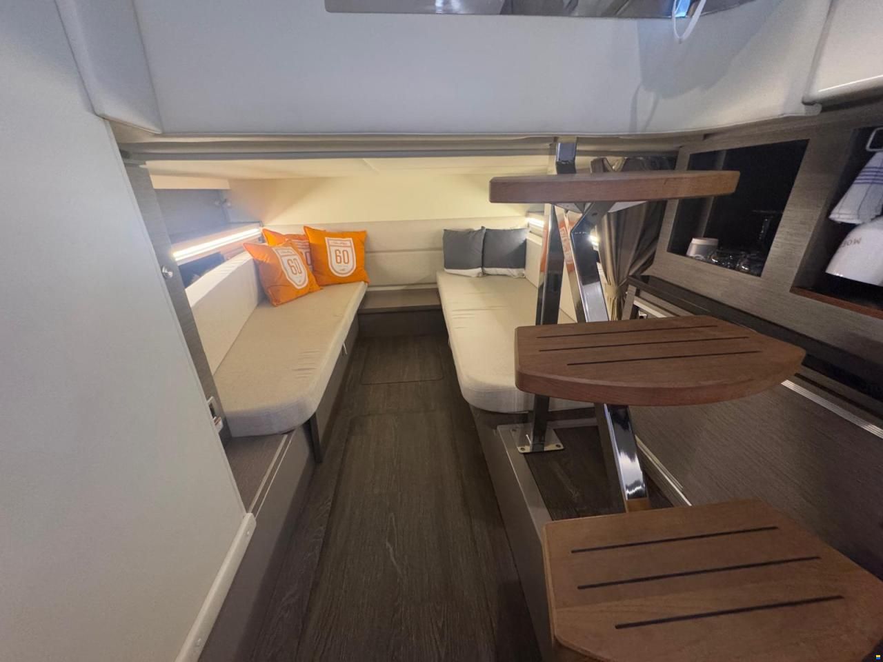 Sea Ray Sundancer 320