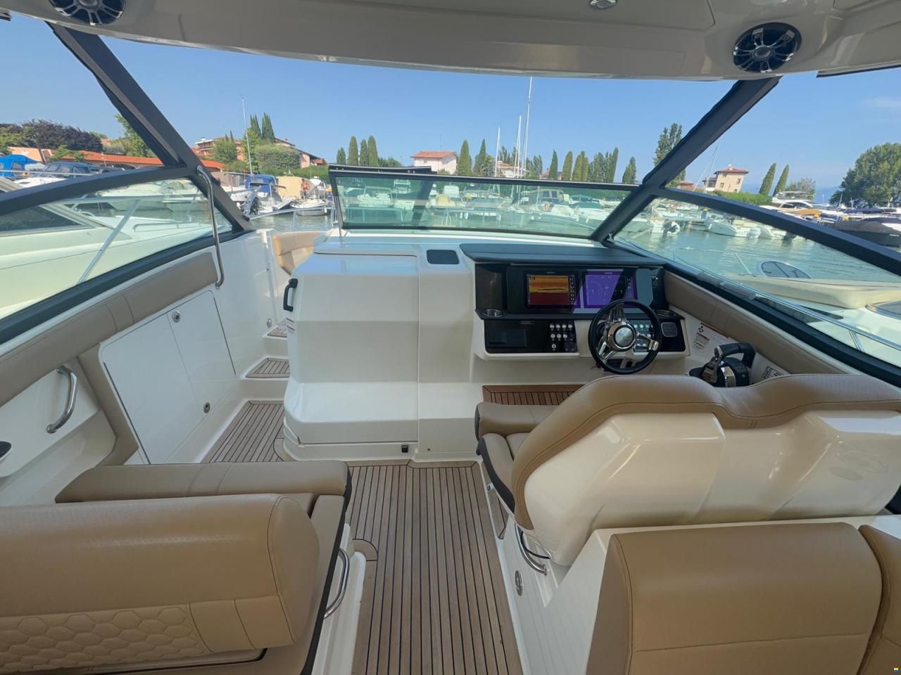 Sea Ray Sundancer 320