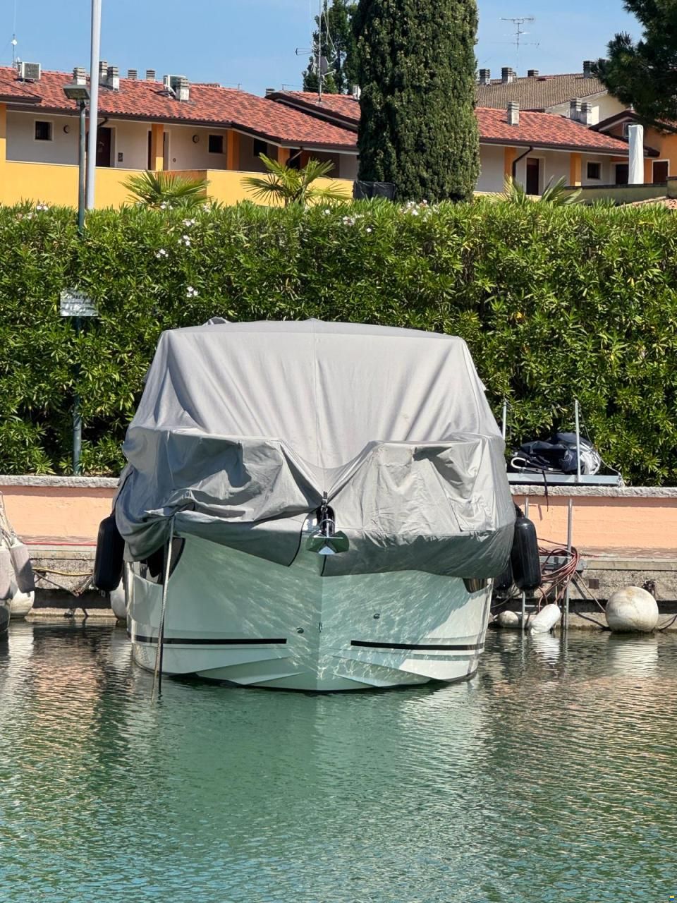 Sea Ray Sundancer 320