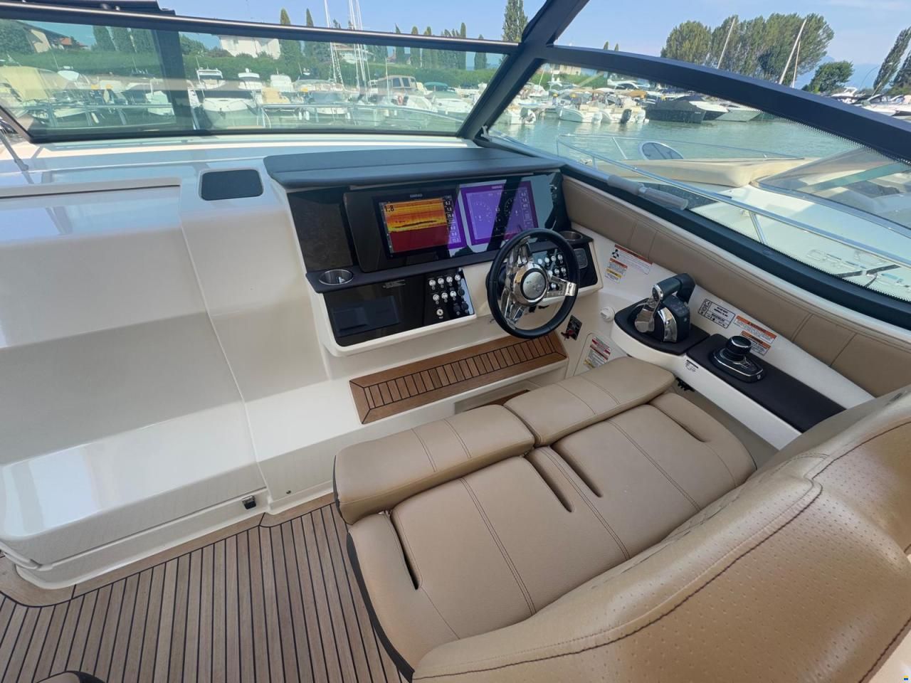 Sea Ray Sundancer 320