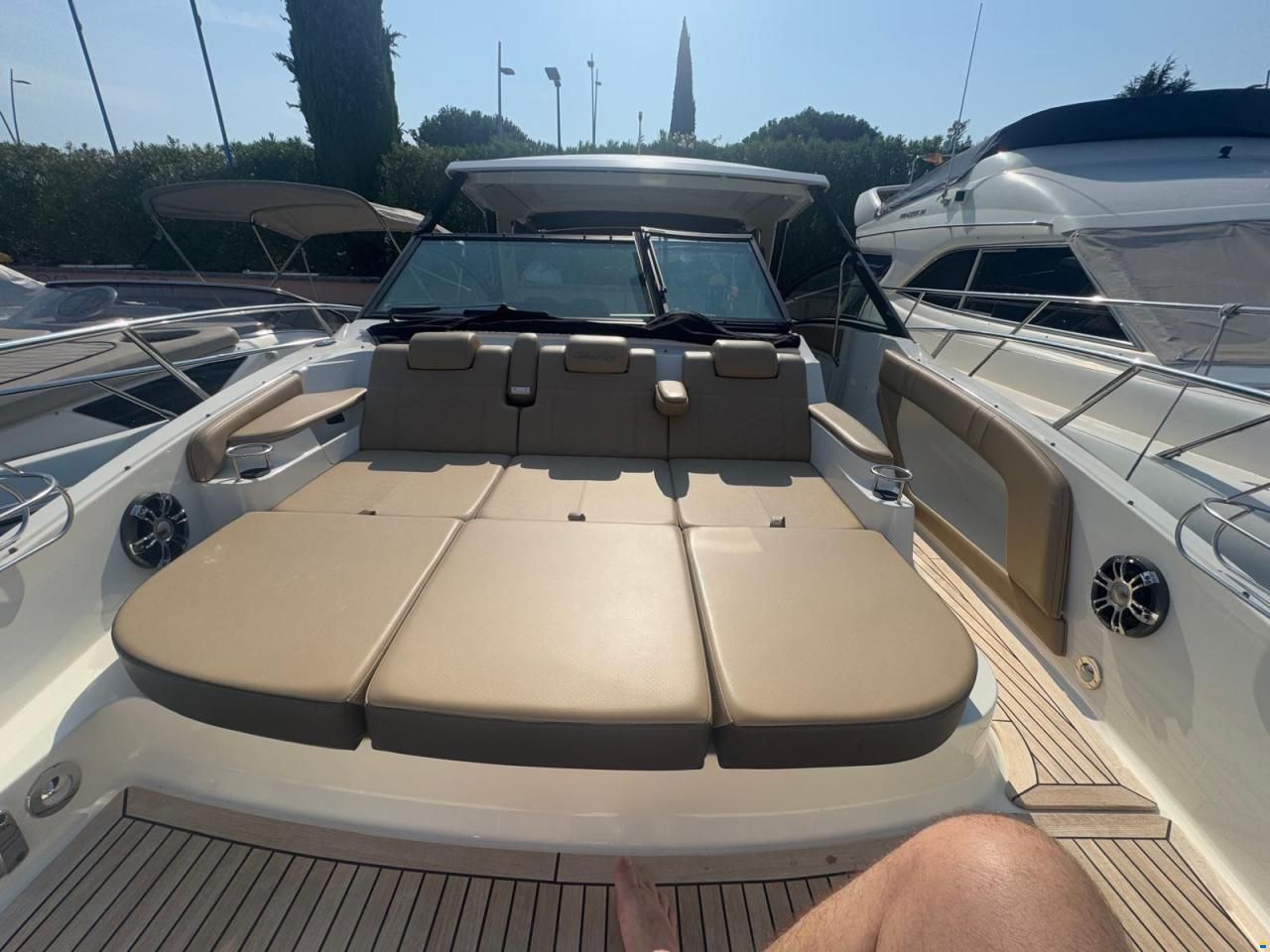 Sea Ray Sundancer 320